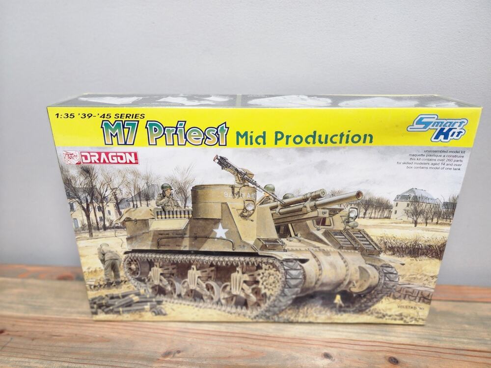 Dragon #6637 1/35 M7 Priest Mid Production w/Magic track